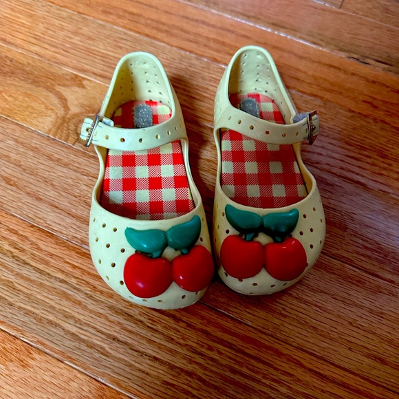 Mini Mellisa Jelly shoes cherry 🍒 - Picture 1 of 4